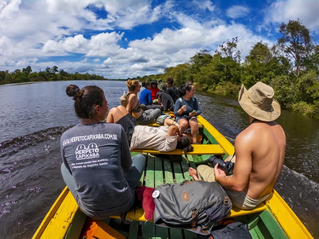 Fotos dos bastidores da expedição Biotrips Amazônia 2019, mostrando as atividades da turma