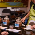 Mesmo com preços em alta, o brasileiro não consegue abrir mão do cafézinho