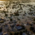 Chuvas no Rio Grande do Sul devem causar aumento de preços de alimentos como arroz, carnes e laticínios