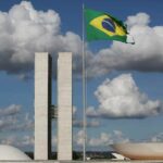 Estado brasileiro tributa muito, de forma complexa e entrega pouco