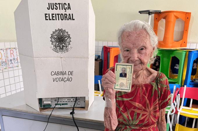 Yolanda Dutra de Almeida. 96 anos, foi votar em Cariacica