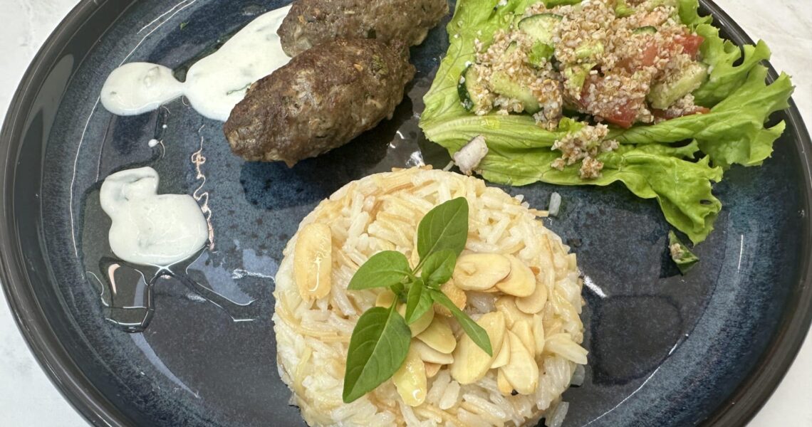 Comida árabe: aprenda a fazer arroz sírio, tabule e kafta