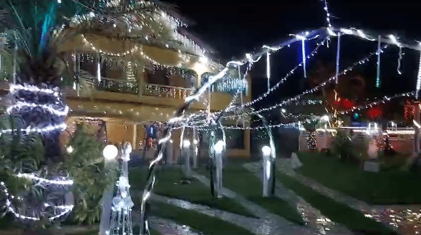 "Vovô Noel" abre casa com mais de 20 mil luzes de Natal para visita gratuita no ES; veja local