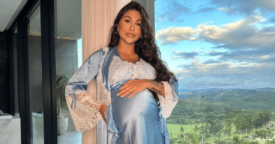 Capixaba Jheny grávida de Arthur Aguiar: "Farei tudo para ser a melhor mãe" (Foto: Reprodução/Instagram @jhenysantucci)