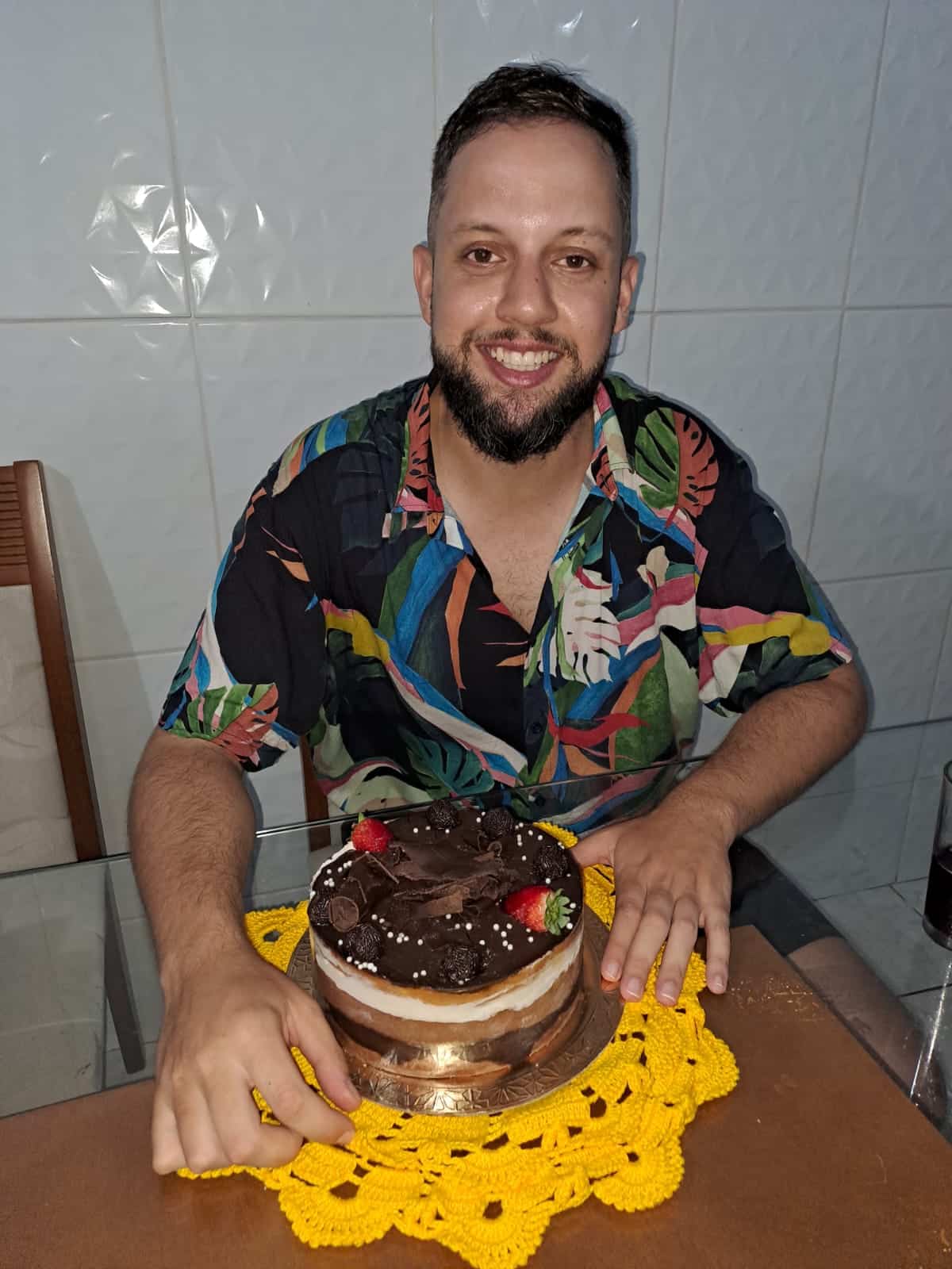 Bateu recorde! Capixaba ganha 12 bolos surpresa de aniversário: "Não esperava" (Foto: Acervo pessoal)