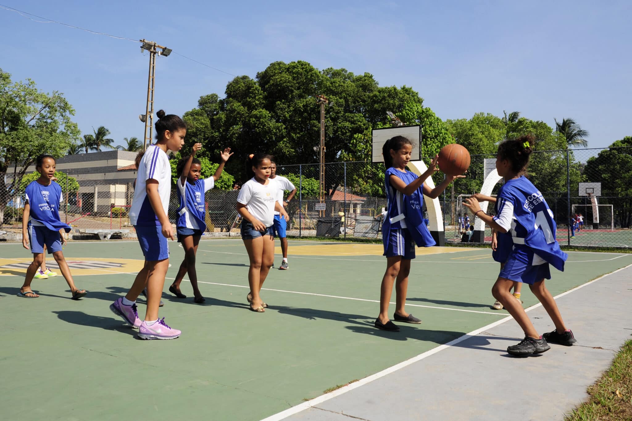 Festival de Basquete 60 anos Caiçaras movimenta crianças e ADOLESCENTES no  clube - Clube Caiçaras